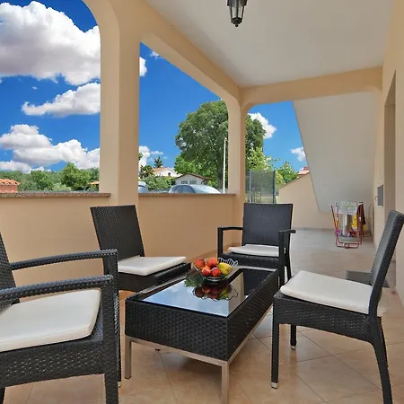 Apartment Ivana 1664 Kastelir