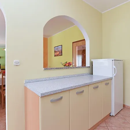 Ivana 1664 Apartment