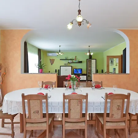 Apartment Ivana 1664 Kastelir
