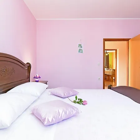 Apartment Ivana 1664 Kastelir
