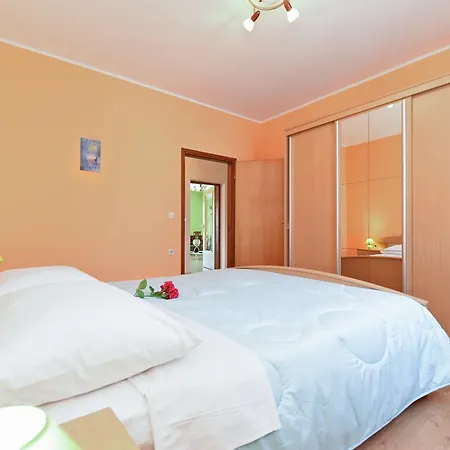 Apartment Ivana 1664 Kastelir