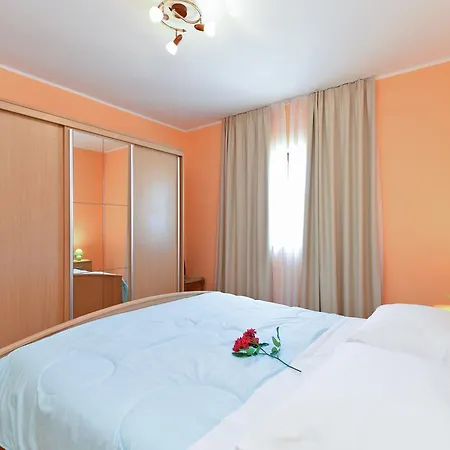 Apartment Ivana 1664 Kastelir